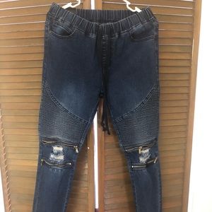 Fashion Nova Jeans. Never worn